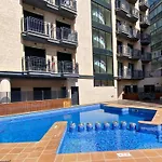 Cozy With Parking & Swimming Pool *