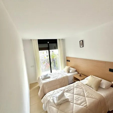Cozy With Swimming Pool Apartment