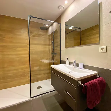 Cozy With Parking & Swimming Pool