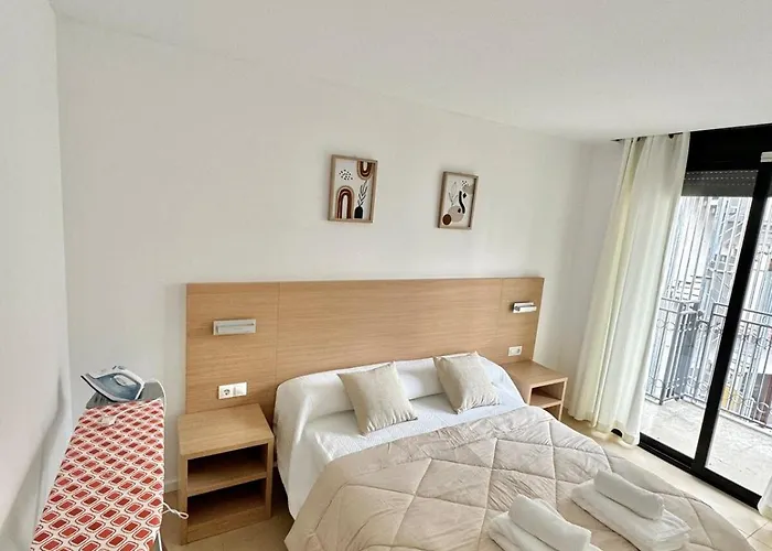 Cozy With Parking & Swimming Pool Apartment