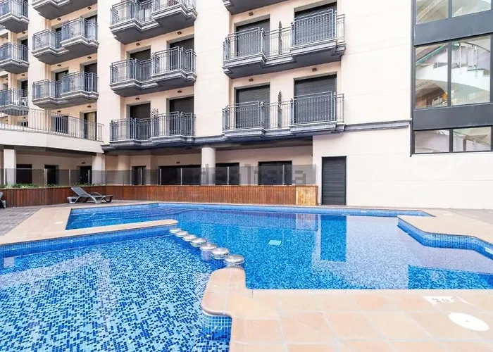 Cozy With Parking & Swimming Pool