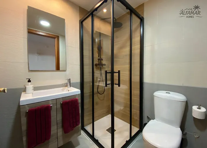 Cozy With Parking & Swimming Pool Apartment *