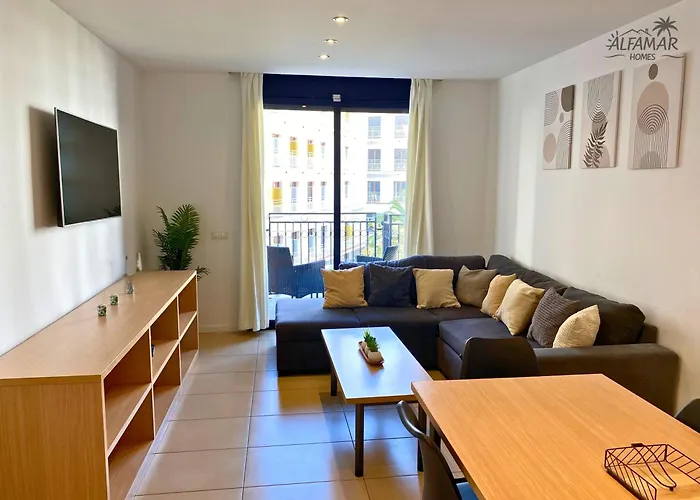 Cozy With Parking & Swimming Pool Appartement *