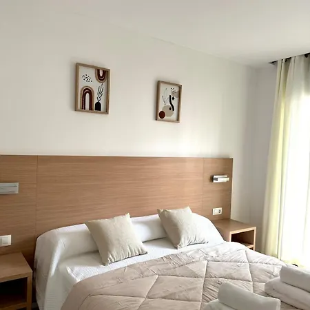 Cozy Apartment With Parking & Swimming Pool アパート リョレート・デ・マル