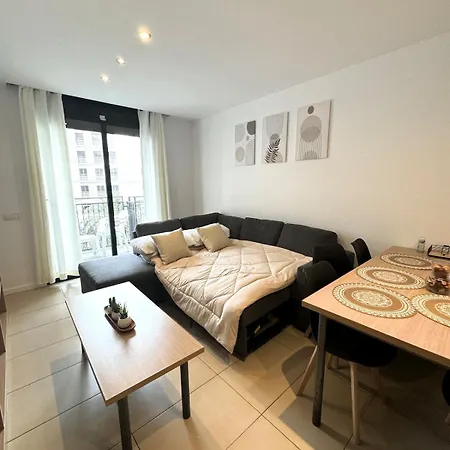 Cozy Apartment With Parking & Swimming Pool *